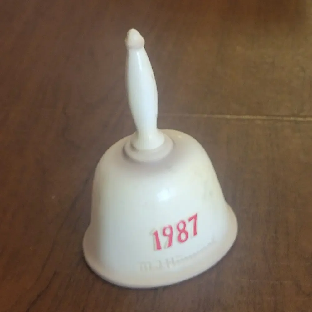 Vintage 1987 Goebel Hummel 10th Annual Bell With Loving Greetings HUM 709